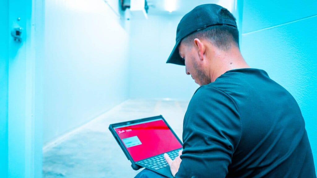 Dynamiq energy management services. Real-Time Monitoring